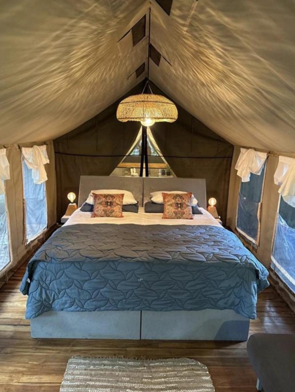 Curiol Boutique & Lounge Hotel